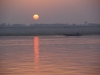 Zonsopgang op de heilige rivier Ganges