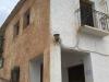 Oorspronkelijk witte huizen  door de recente saharazand stormen  gerestyled