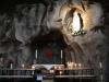 De Lourdes grot in de kerk van Tienray